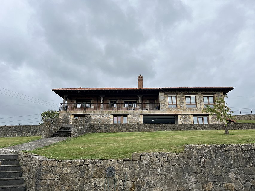 Espectacular chalet independiente en Reocin