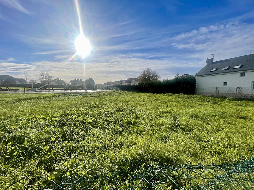 Suelo terciario con licencia para construir 16 apartamentos, 16 garajes y 1 local
