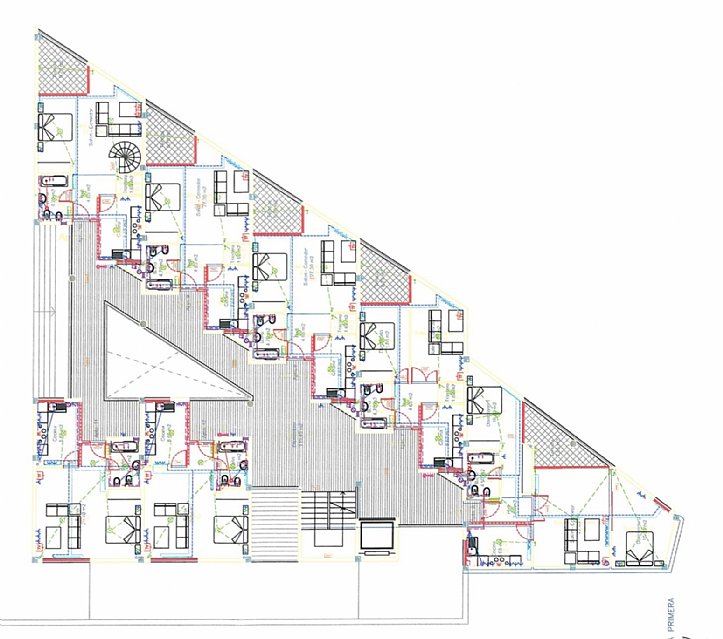 Suelo terciario con licencia para construir 16 apartamentos, 16 garajes y 1 local