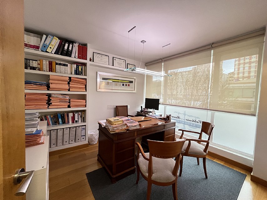 Alquiler de oficina con posibilidad de uso residencial