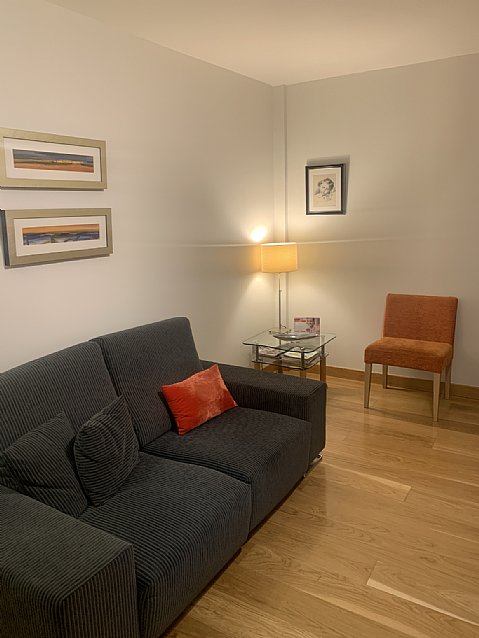 Inmueble comercial con despachos y reformado en plaza de estaciones