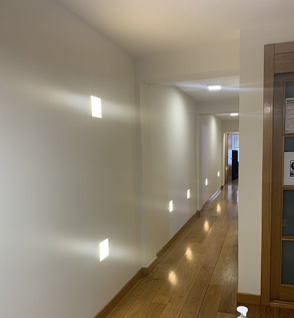 Inmueble comercial con despachos y reformado en plaza de estaciones