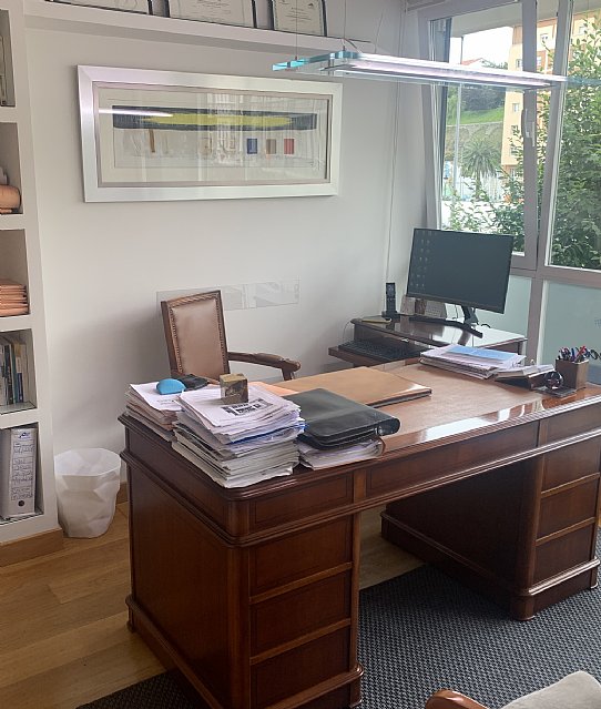 Inmueble comercial con despachos y reformado en plaza de estaciones