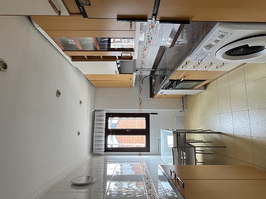 Piso de 3 hab y 2 baños con garaje y balcon en Valdenoja