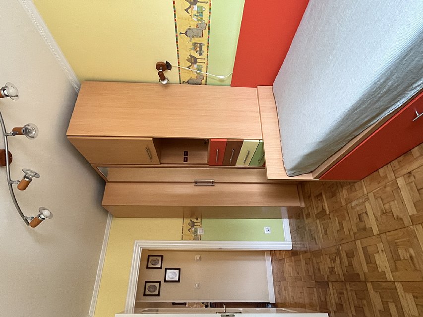 Piso de 3 hab y 2 baños con garaje y balcon en Valdenoja