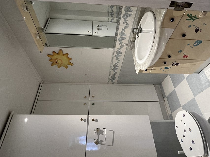 Piso de 3 hab y 2 baños con garaje y balcon en Valdenoja