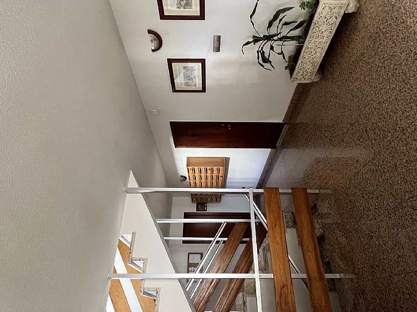 Piso de 3 hab y 2 baños con garaje y balcon en Valdenoja