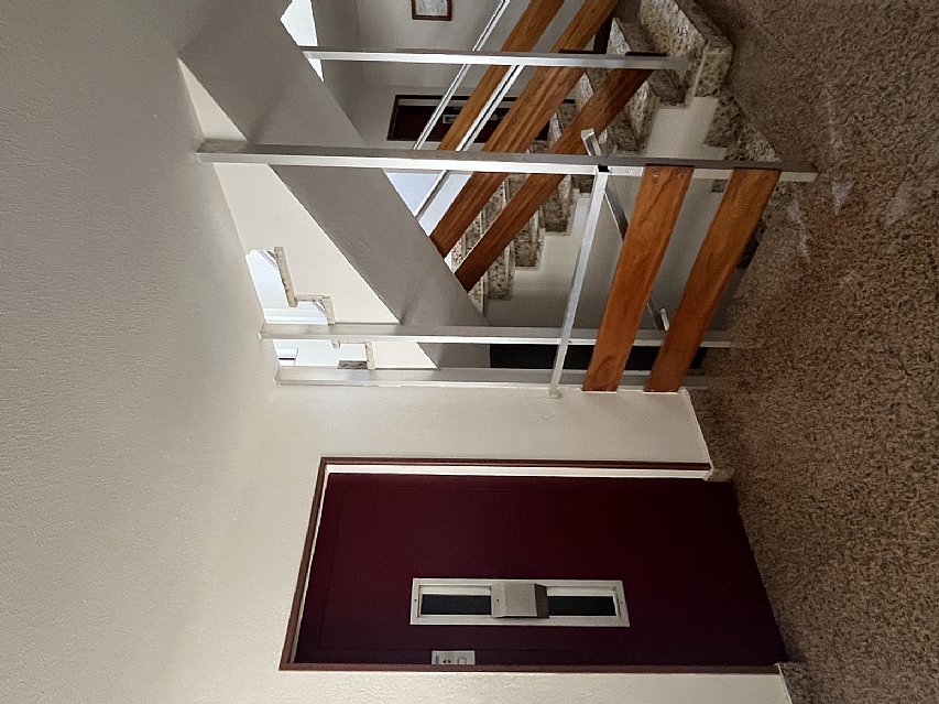 Piso de 3 hab y 2 baños con garaje y balcon en Valdenoja