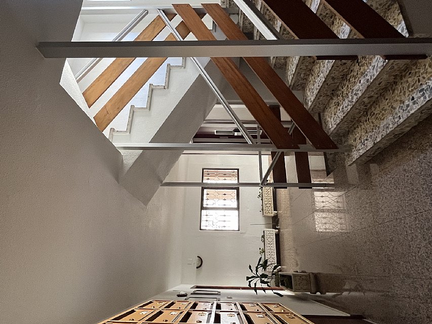 Piso de 3 hab y 2 baños con garaje y balcon en Valdenoja