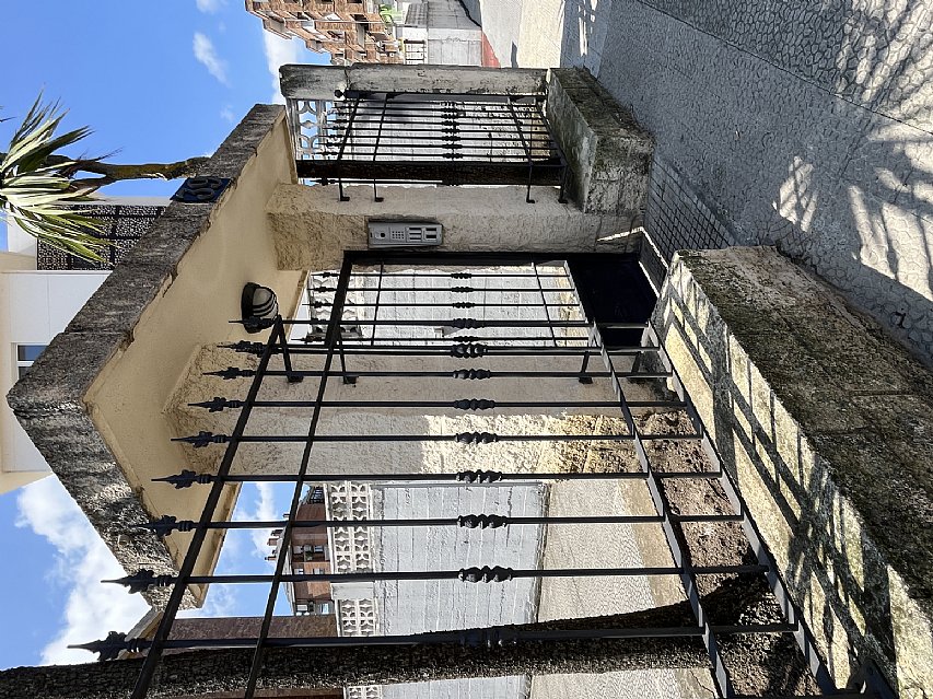 Piso de 3 hab y 2 baños con garaje y balcon en Valdenoja