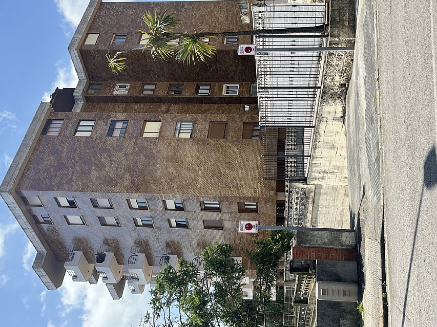 Piso de 3 hab y 2 baños con garaje y balcon en Valdenoja