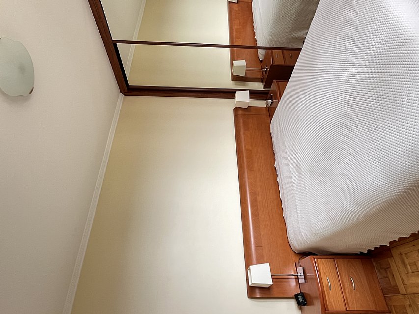 Piso de 3 hab y 2 baños con garaje y balcon en Valdenoja