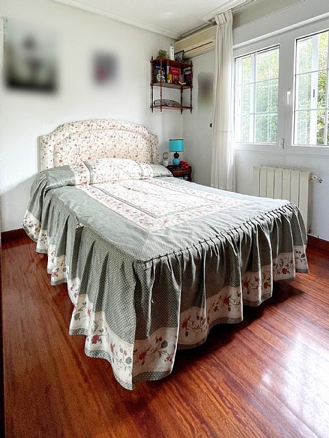 Chalet independiente con jardin privado en Santander