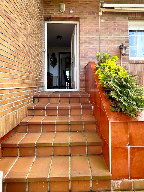 Chalet independiente con jardin privado en Santander