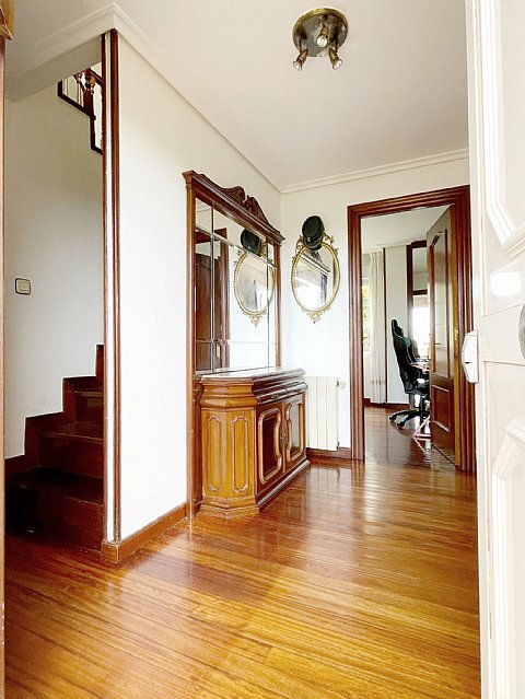 Chalet independiente con jardin privado en Santander