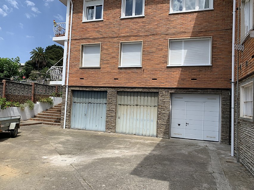 Piso al sur de 4 hab y 2 baños con balcón reformado en Ciudad Jardin