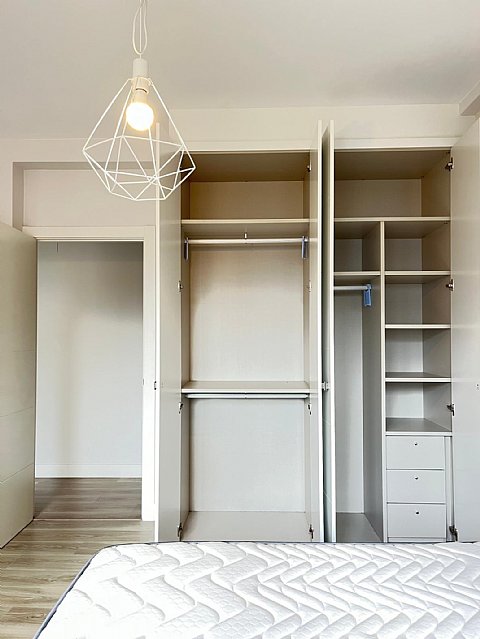 Piso al sur de 4 hab y 2 baños con balcón reformado en Ciudad Jardin