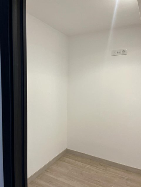 Piso recien reformado de 3 habitacion y 2 baños con balcon en el centro de Santander
