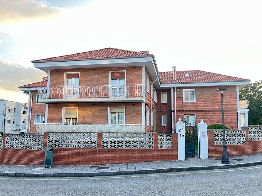 Piso al sur de 4 hab y 2 baños con balcón reformado en Ciudad Jardin
