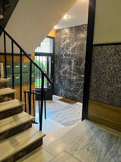 Piso al sur de 4 hab y 2 baños con balcón reformado en Ciudad Jardin