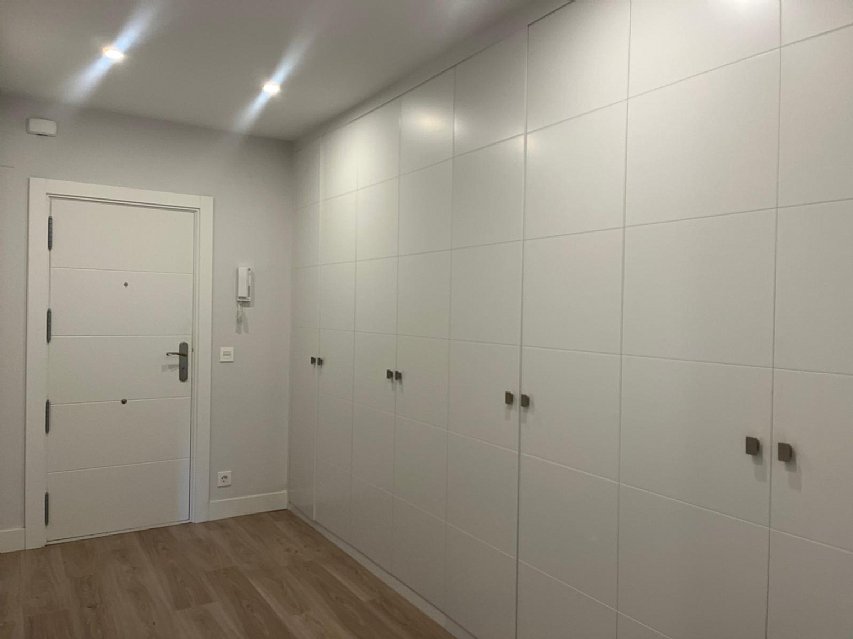 Piso al sur de 4 hab y 2 baños con balcón reformado en Ciudad Jardin