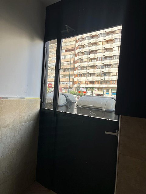 Piso recien reformado de 3 habitacion y 2 baños con balcon en el centro de Santander