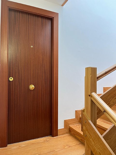 Piso recien reformado de 3 habitacion y 2 baños con balcon en el centro de Santander