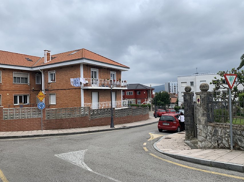Piso al sur de 4 hab y 2 baños con balcón reformado en Ciudad Jardin