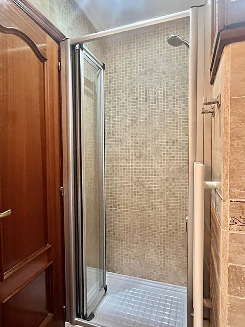 Piso de 2 hab y un baño en el centro de Santander