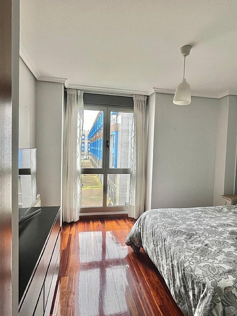 Piso de 2 hab, 2 baños con garaje y trastero a estrenar