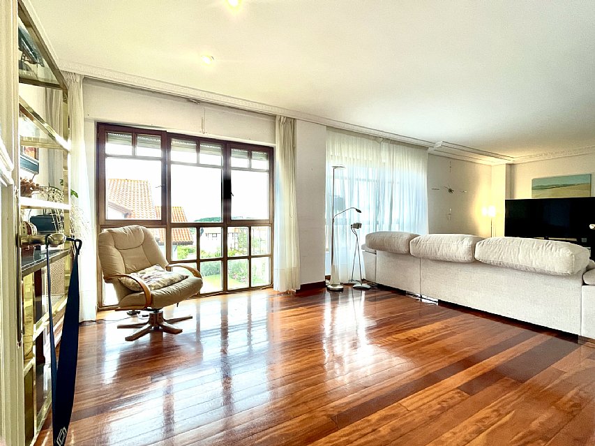 Duplex de 260 metros con garaje cerrado en El Sardinero