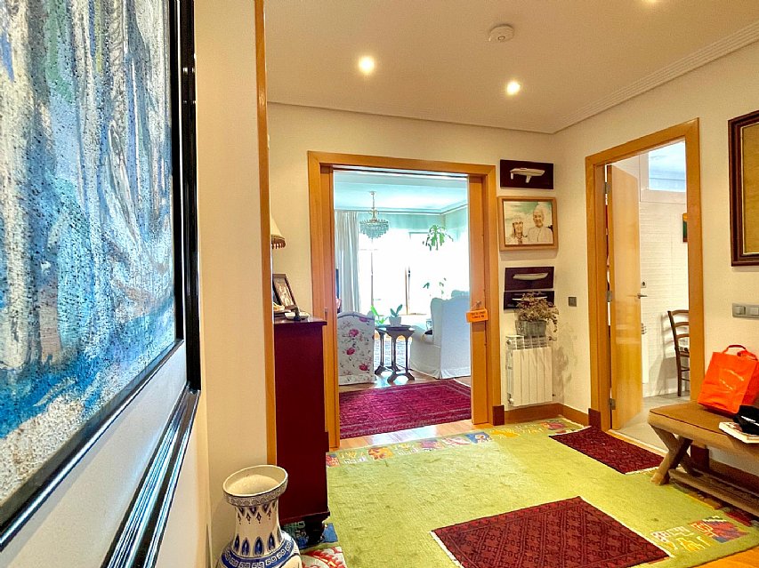 Vivienda de 200 metros, 4 hab y 3 baños y con terraza a la bahia de Santander