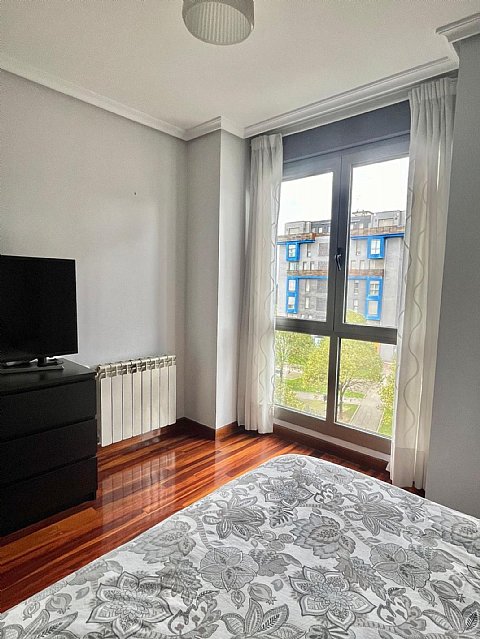 Piso de 2 hab, 2 baños con garaje y trastero a estrenar