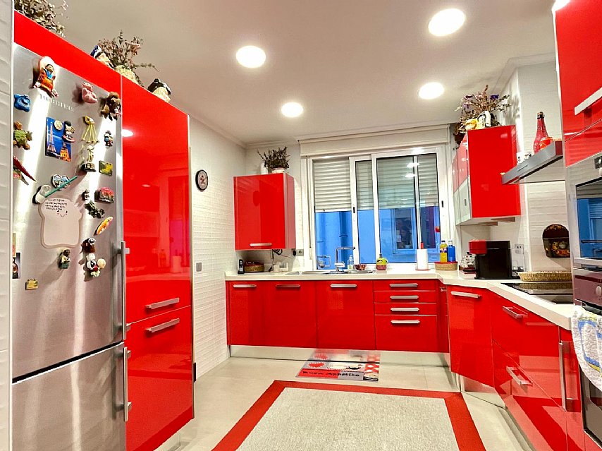 Vivienda de 200 metros, 4 hab y 3 baños y con terraza a la bahia de Santander