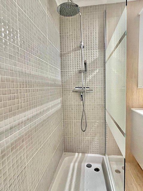 Piso de 2 hab, 2 baños con garaje y trastero a estrenar