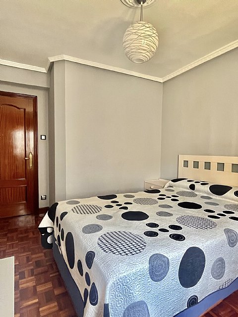 Piso de 2 hab y un baño en el centro de Santander