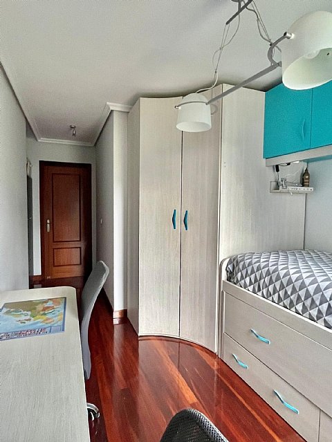 Piso de 2 hab, 2 baños con garaje y trastero a estrenar