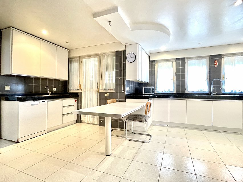 Duplex de 260 metros con garaje cerrado en El Sardinero