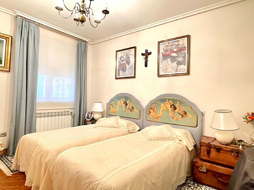 Vivienda de 200 metros, 4 hab y 3 baños y con terraza a la bahia de Santander