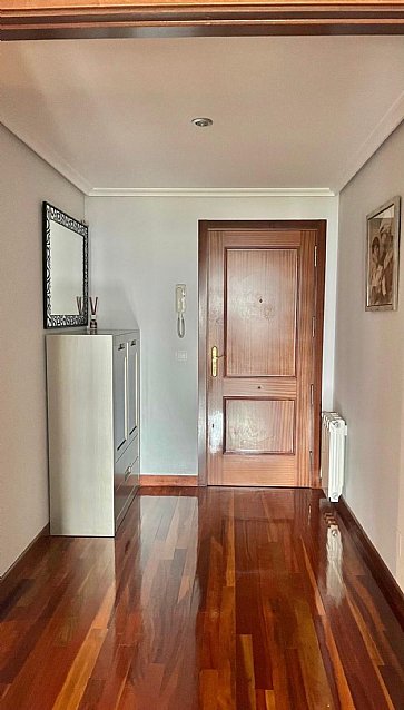 Piso de 2 hab, 2 baños con garaje y trastero a estrenar