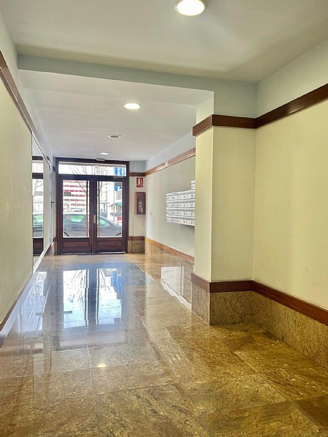 Piso de 2 hab, 2 baños con garaje y trastero a estrenar