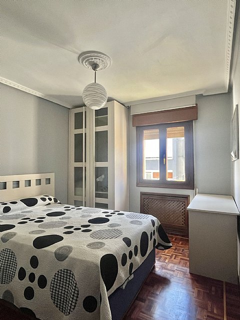 Piso de 2 hab y un baño en el centro de Santander