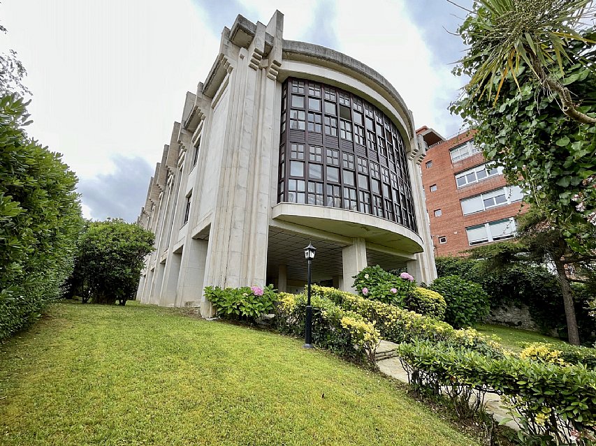 Duplex de 260 metros con garaje cerrado en El Sardinero