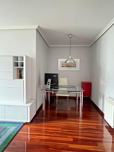 Piso de 2 hab, 2 baños con garaje y trastero a estrenar