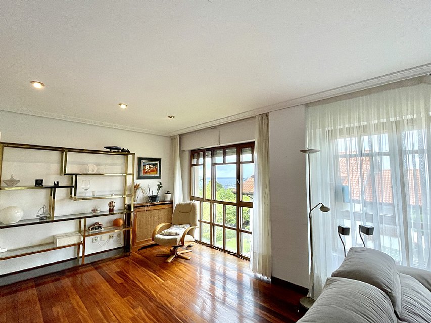 Duplex de 260 metros con garaje cerrado en El Sardinero