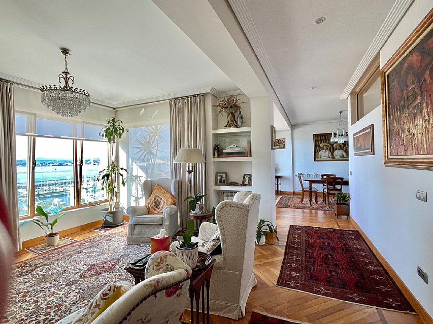 Vivienda de 200 metros, 4 hab y 3 baños y con terraza a la bahia de Santander