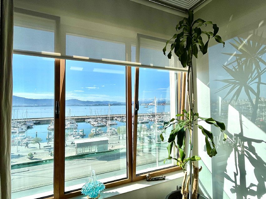 Vivienda de 200 metros, 4 hab y 3 baños y con terraza a la bahia de Santander