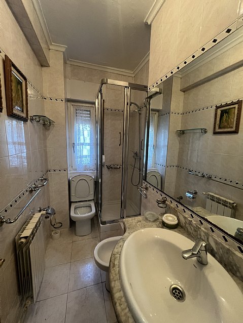 Vivienda de 2 habitaciones y un baño (todo exterior) en el centro de Santander