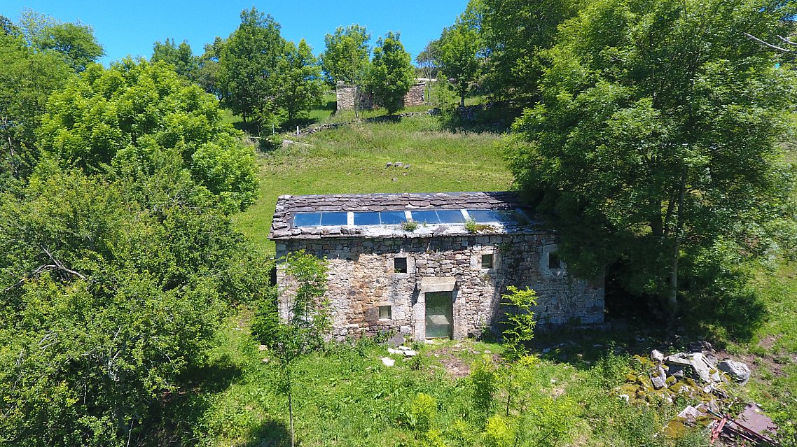 Cabaña en Pisueña, Selaya