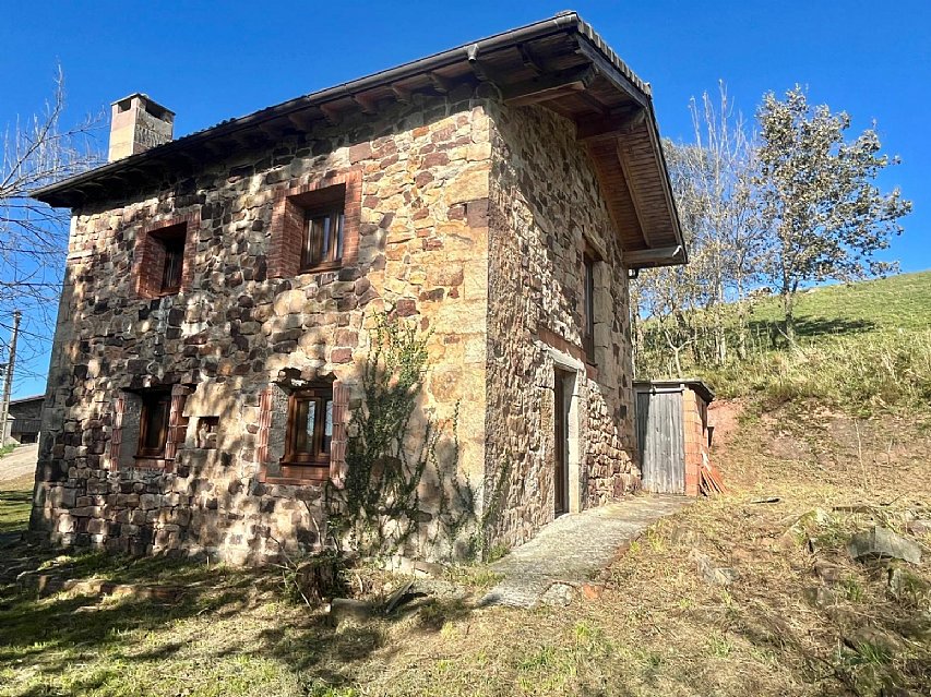 Encantadora casa-cabaña ubicada en un entorno rural privilegiado en el valle de Pisueña, Selaya
